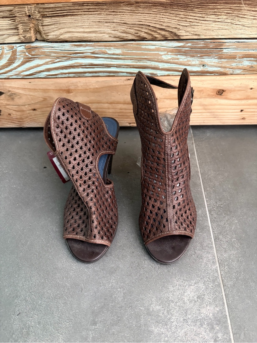 Venturini Leather Peep Toe Cutout Ankle Bootie Sandals Size 36 Brown